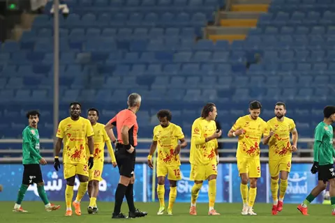 صفقة مغربية في الطريق إلى القادسية